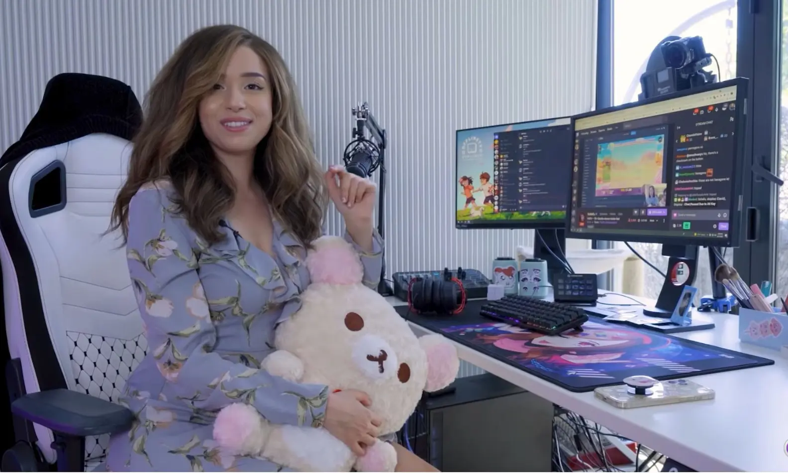 Pokimane PC setup